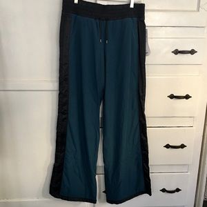 Lululemon Run Right Round Pant Wide 8 Blue Tuxedo